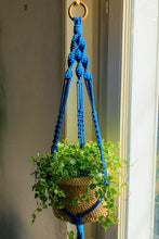 Charger l&#39;image dans la galerie, suspension torsade bleu roi atelier plumbago

